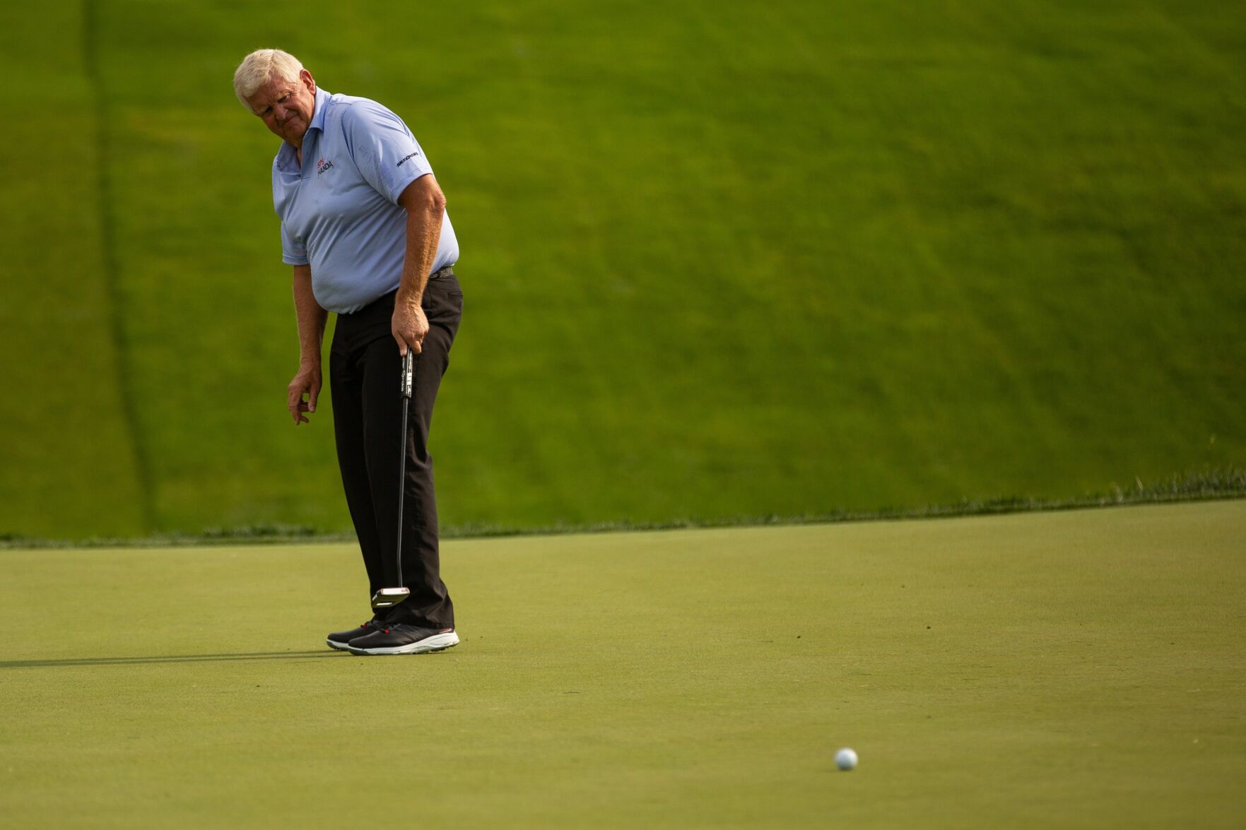 070921-owh-spo-senioropen-ar30